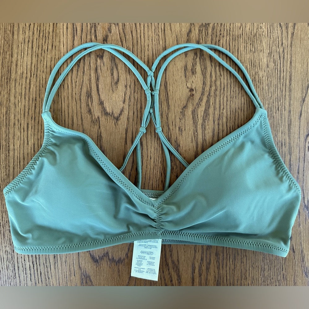 VOLCOM Women's Simply Solid V Neck Bikini Top Size M
